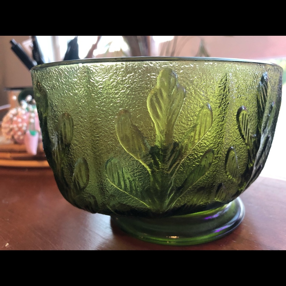 FTD c.1975 Green glass bowl